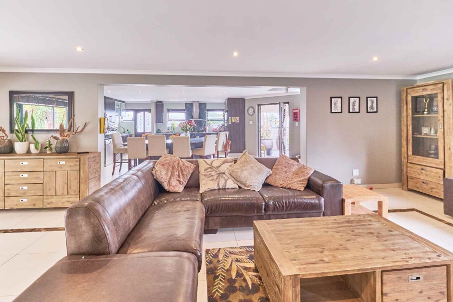 4 Bedroom Property for Sale in Flamingo Vlei Western Cape